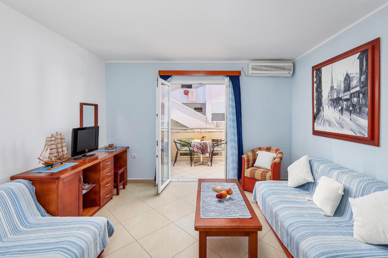 โรซิซ อพาร์ตเมนต์ Apartment ติวัต ภายนอก รูปภาพ