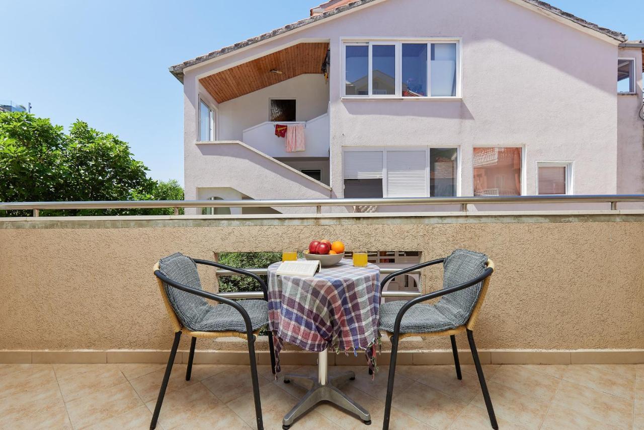 โรซิซ อพาร์ตเมนต์ Apartment ติวัต ภายนอก รูปภาพ