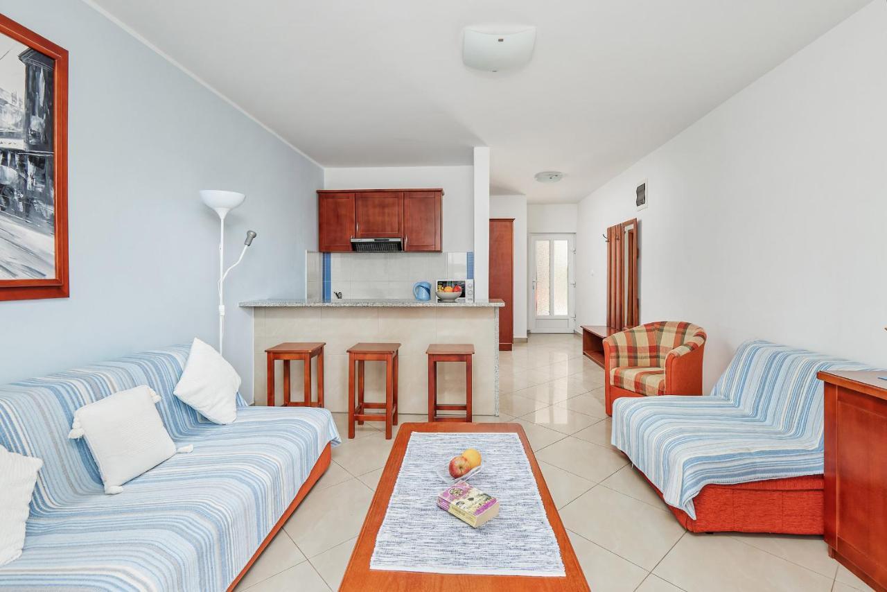 โรซิซ อพาร์ตเมนต์ Apartment ติวัต ภายนอก รูปภาพ