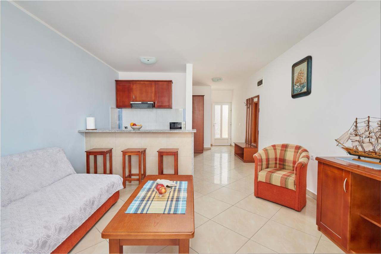 โรซิซ อพาร์ตเมนต์ Apartment ติวัต ภายนอก รูปภาพ