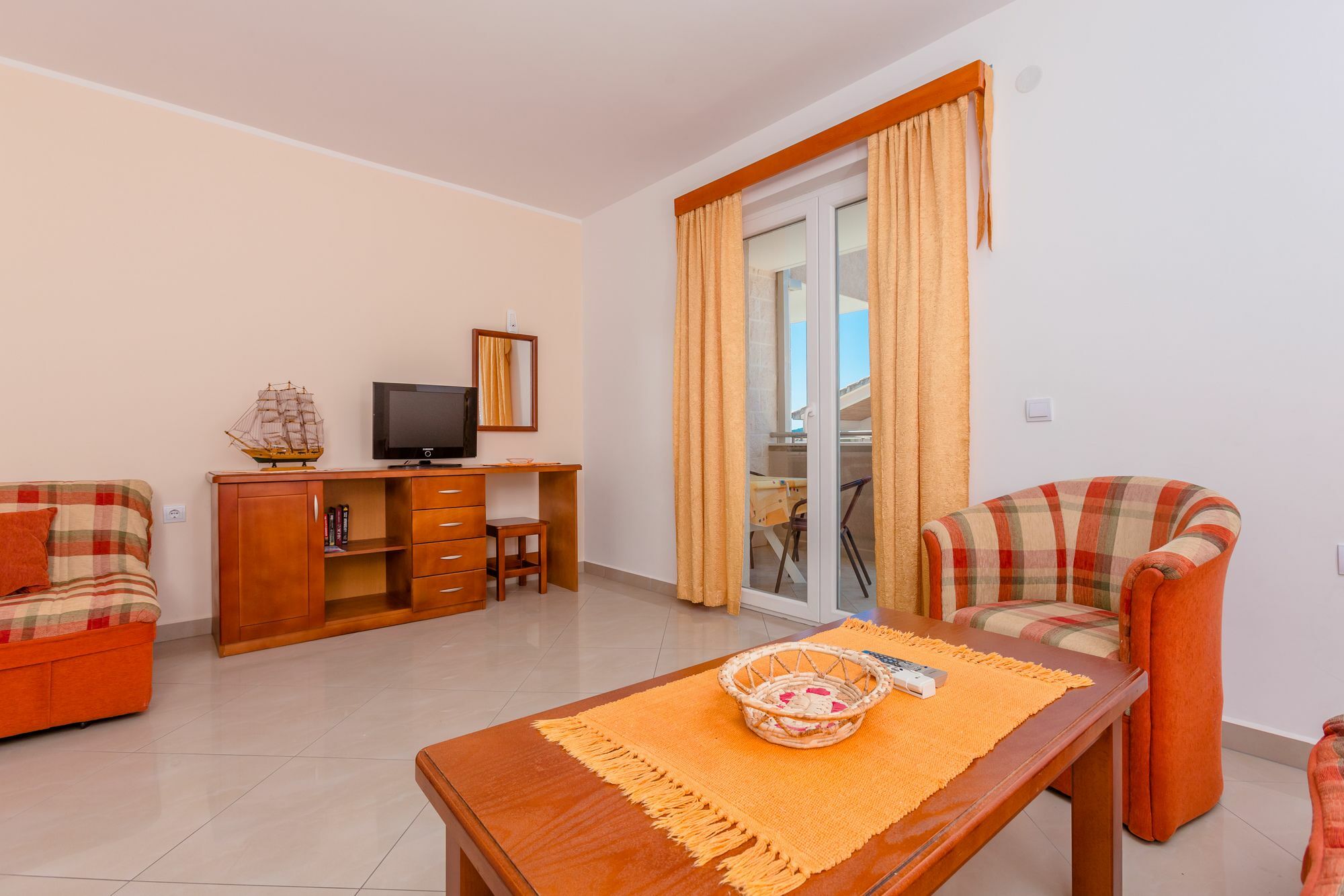 โรซิซ อพาร์ตเมนต์ Apartment ติวัต ภายนอก รูปภาพ