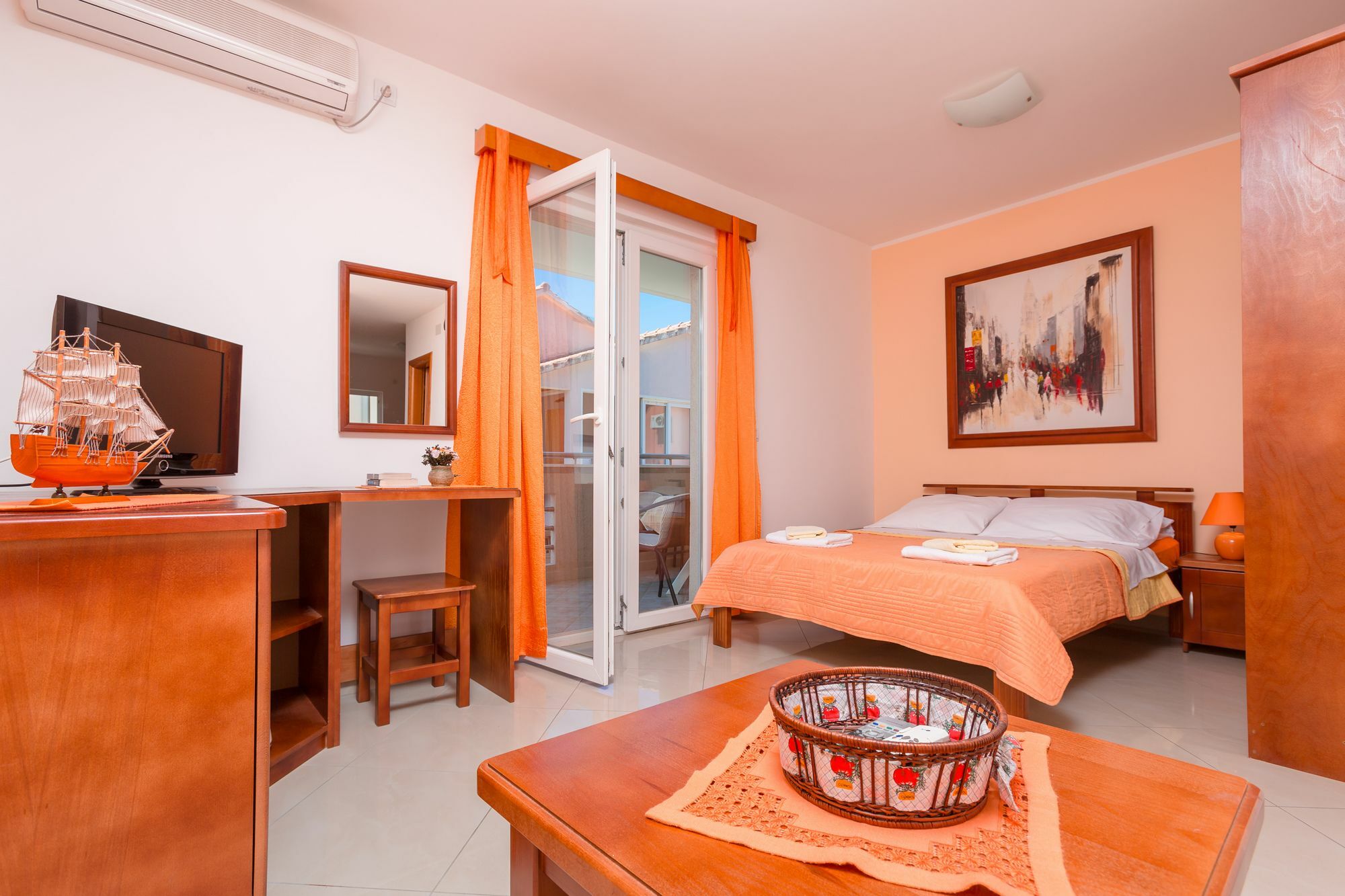 โรซิซ อพาร์ตเมนต์ Apartment ติวัต ภายนอก รูปภาพ